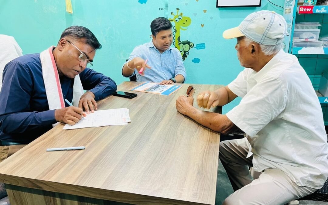 আজাৰাত iUKDৰ ২২১সংখ্যক বিনামূলীয়া স্বাস্থ্য পৰীক্ষা শিবিৰত অংশগ্ৰহণ কৰোঁ